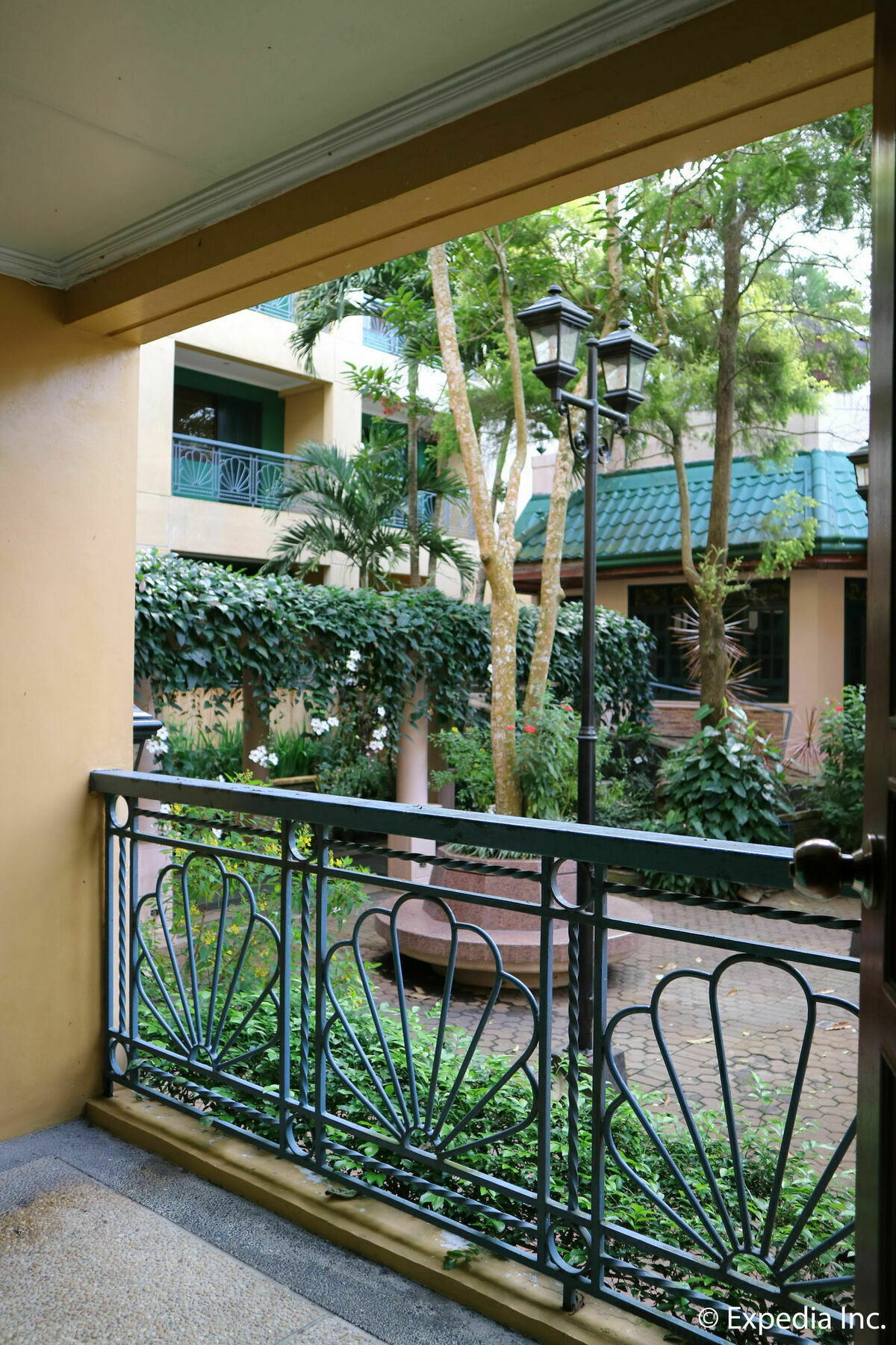 Sunrise Holiday Mansion Tagaytay City Exterior foto
